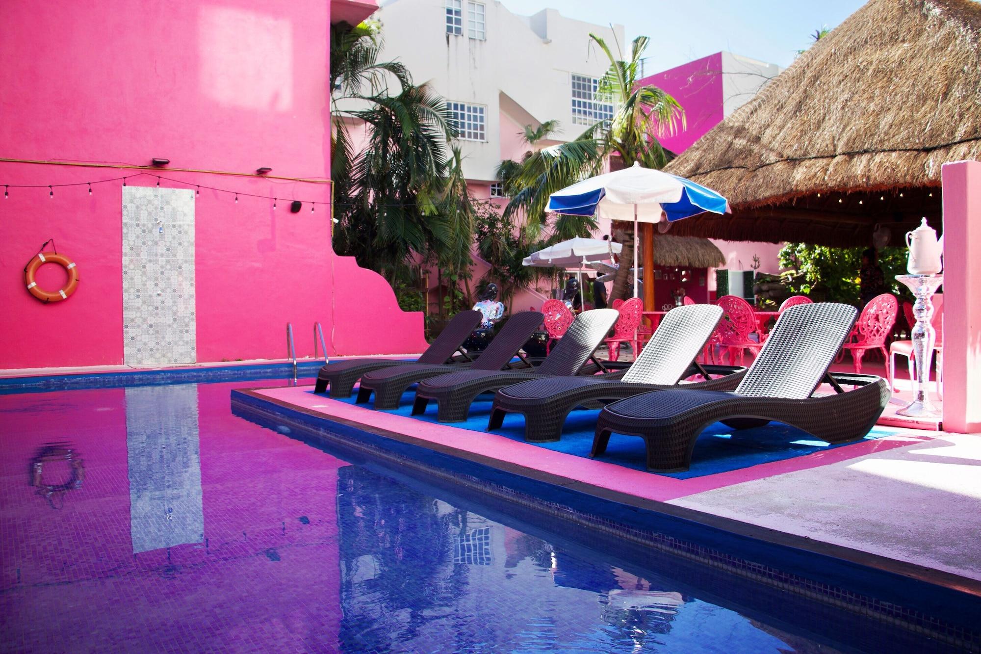 Mala Vecindad Playa Beer Hotel 50/58