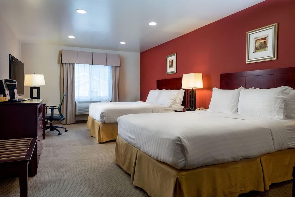 Holiday Inn Express and Suites Los Angeles Airport Hawthorne 15/53