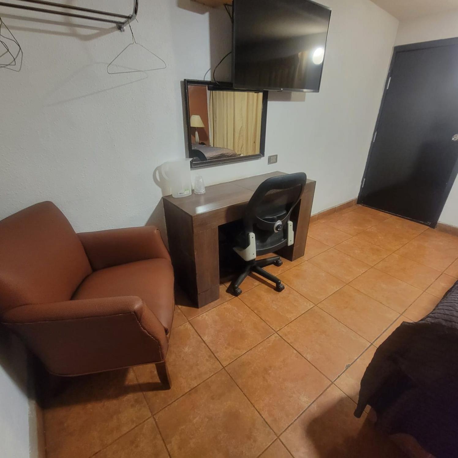 Hotel Villa del Sol Chihuahua 24/35