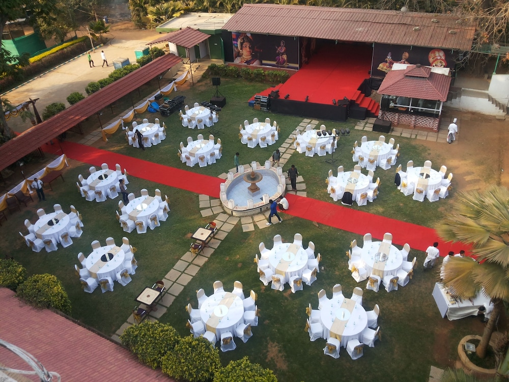 Jayamahal Palace Hotel 55/68