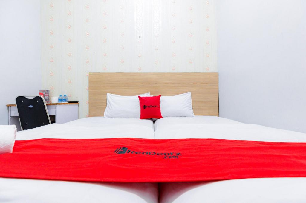 RedDoorz Plus near Malang Town Square 29/50