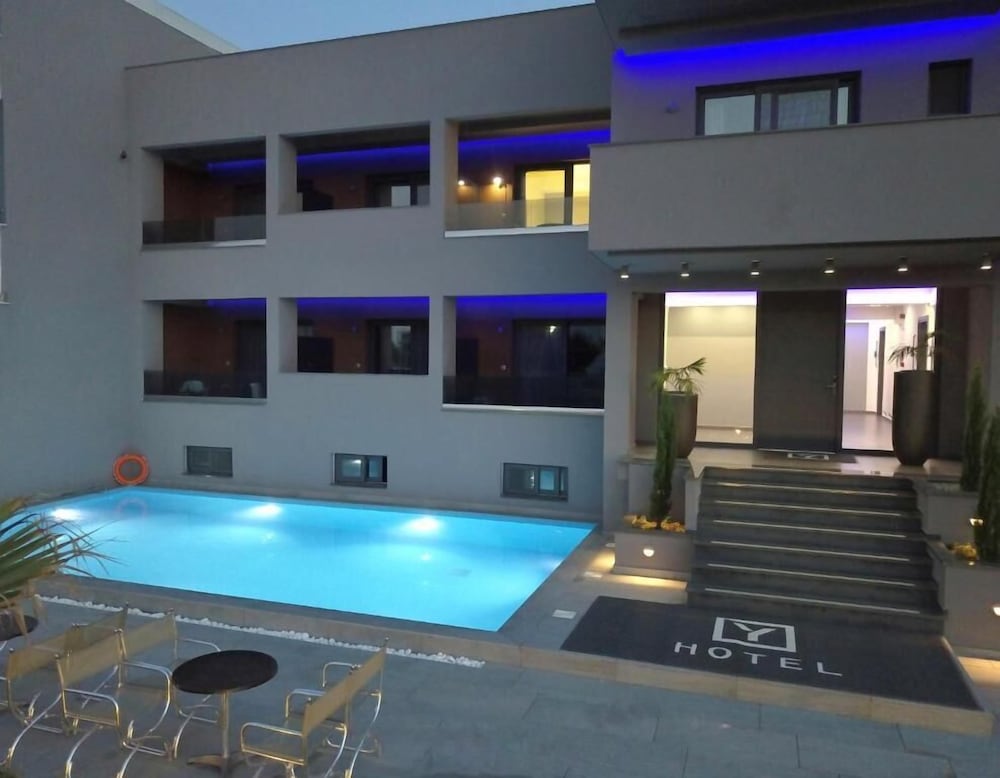 YAKINTHOS HOTEL 2/28