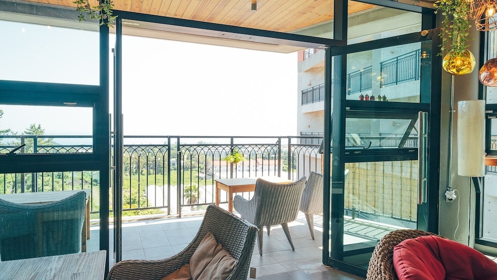 J.View Hotel 32/43