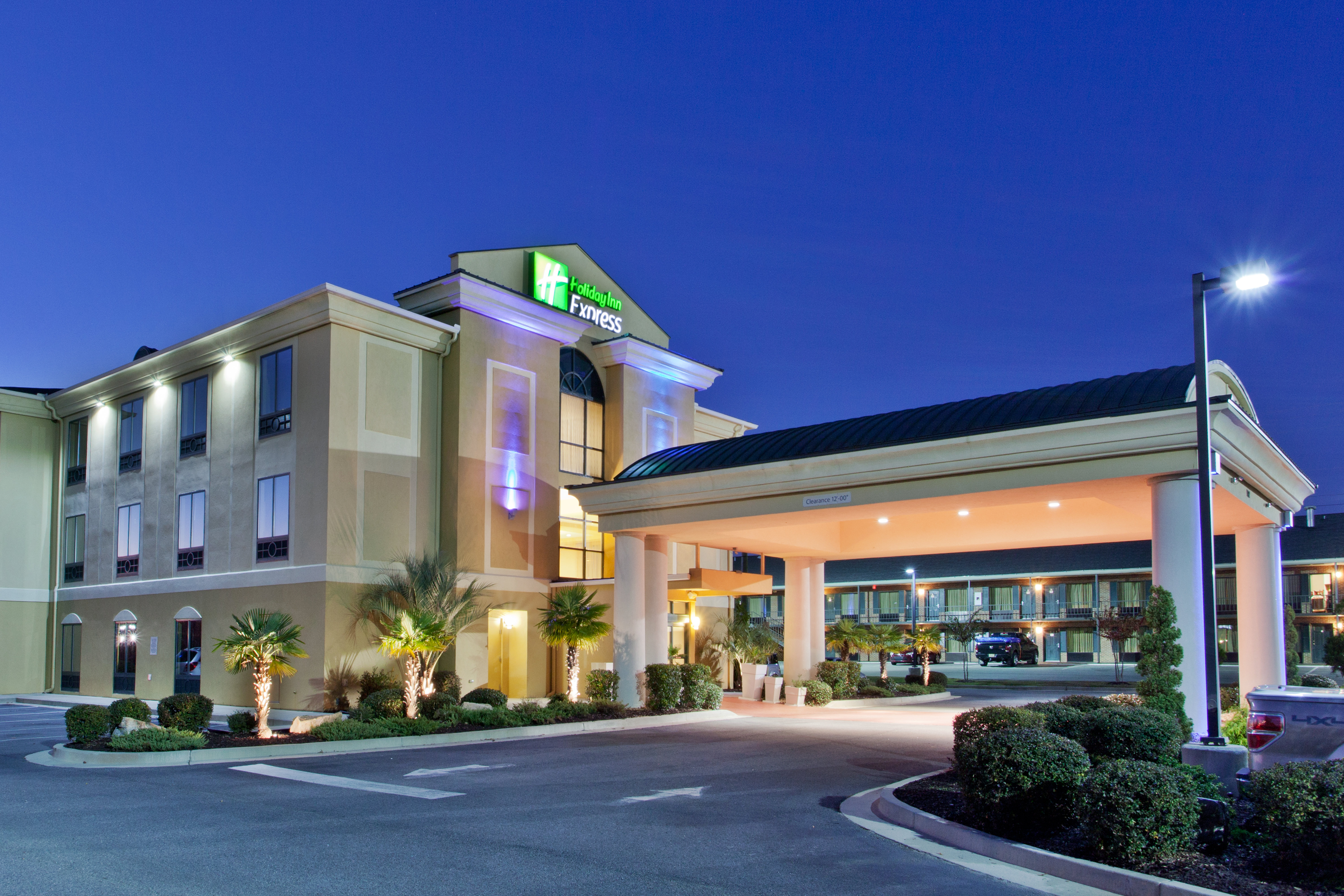 Holiday Inn Express Hotel & Suites Cordele North 8/79