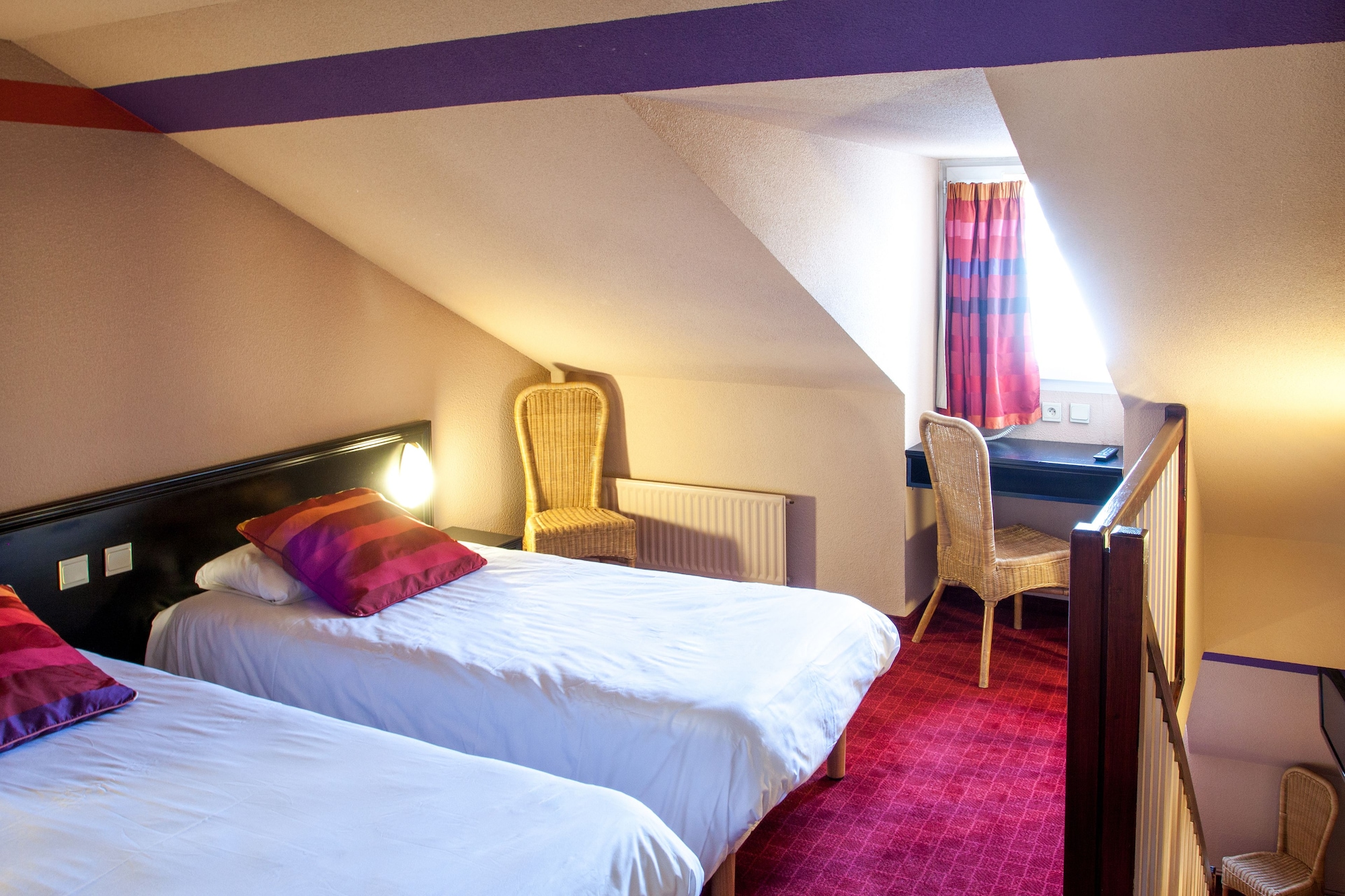 غرفة رباعية بأربعة أسرّة، Hotel Saint Sauveur 2/7