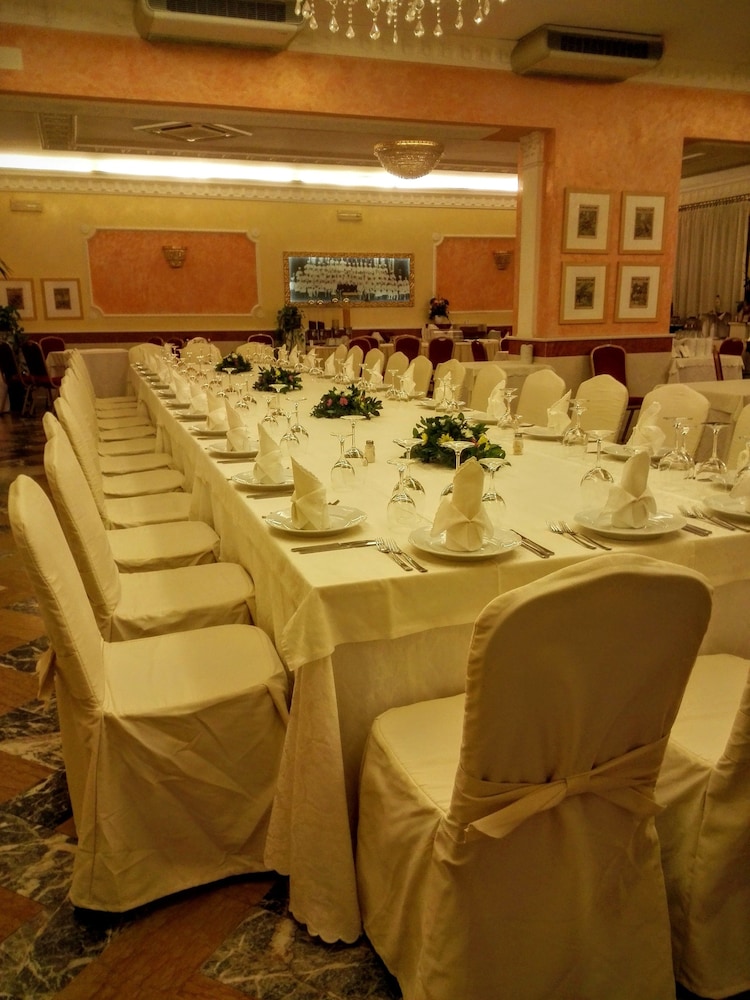 Mariano Iv Palace Hotel 34/42