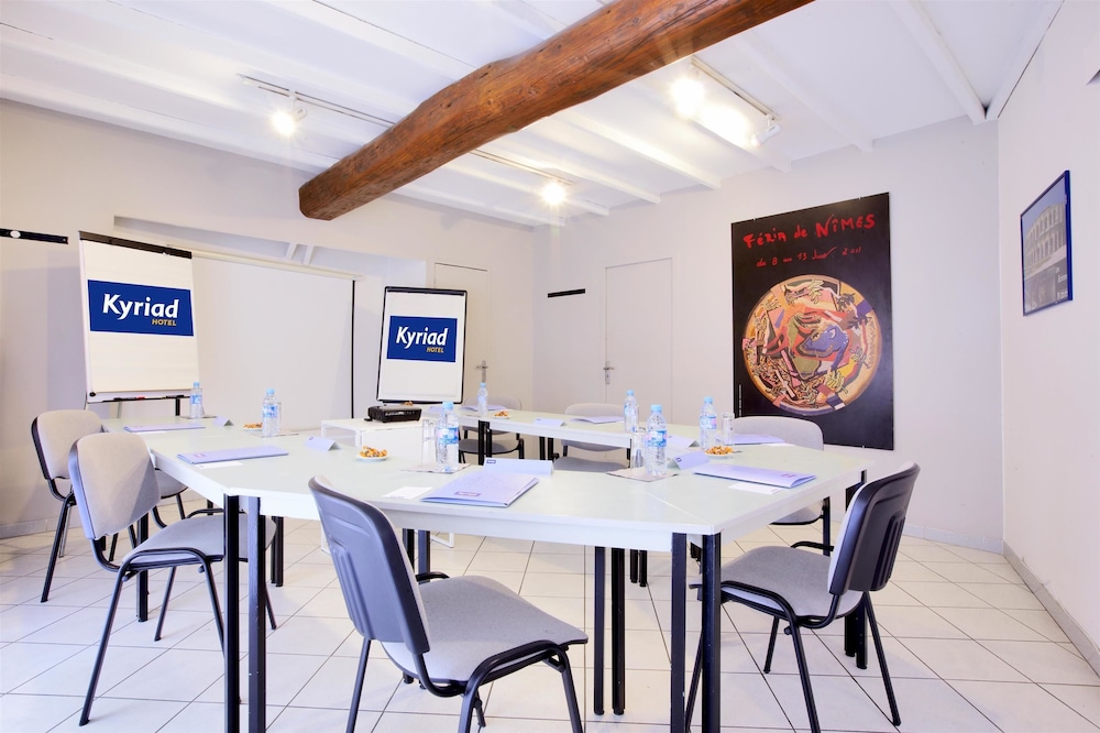 Kyriad Nimes Centre 52/60