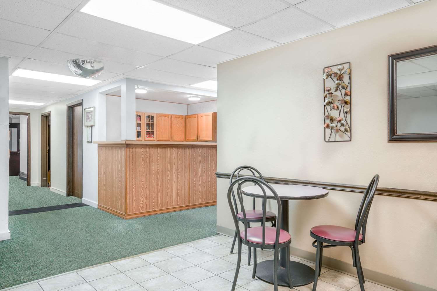 Super 8 By Wyndham Tomah Wisconsin 6/20