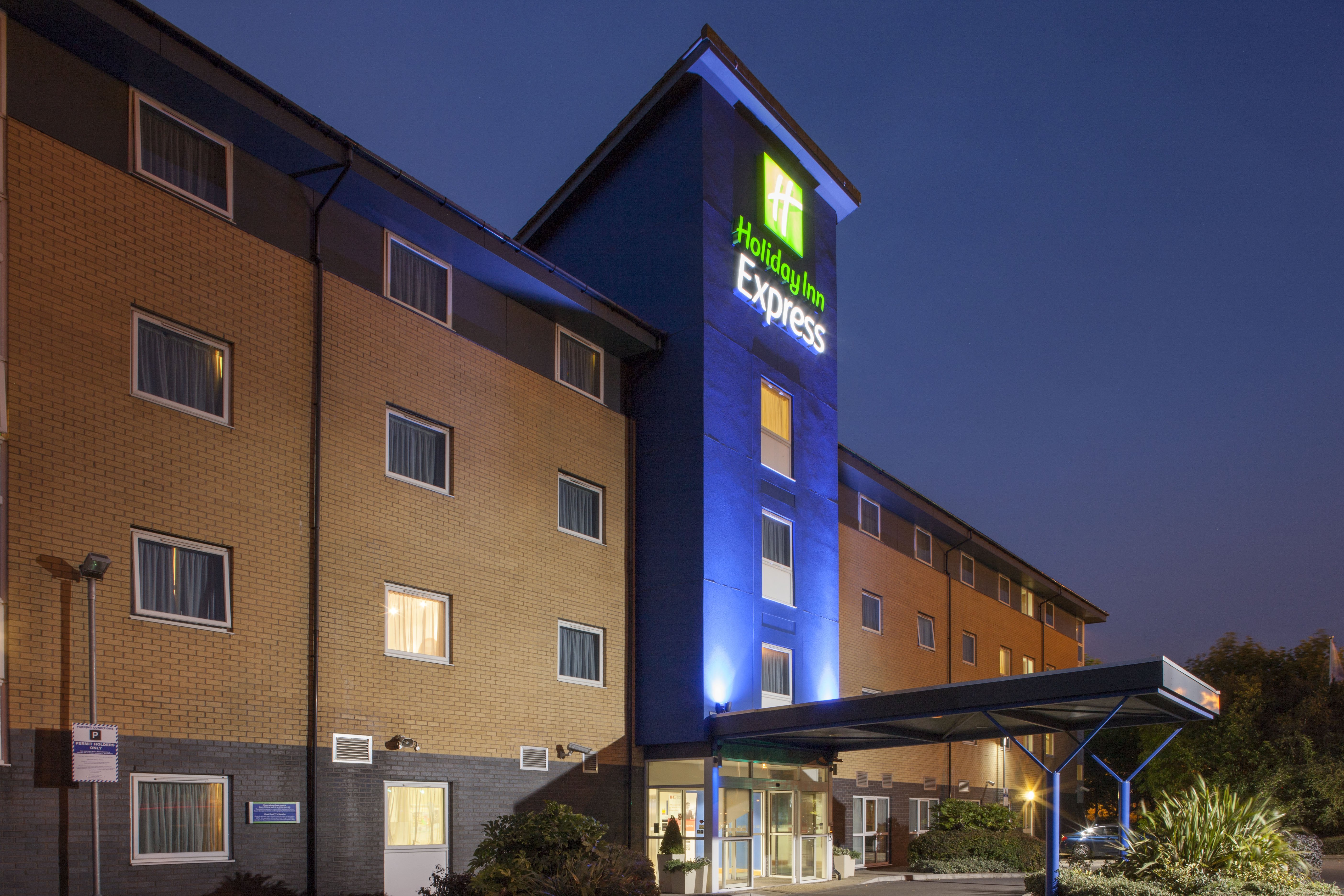 Holiday Inn Express Birmingham - Star City 4/61