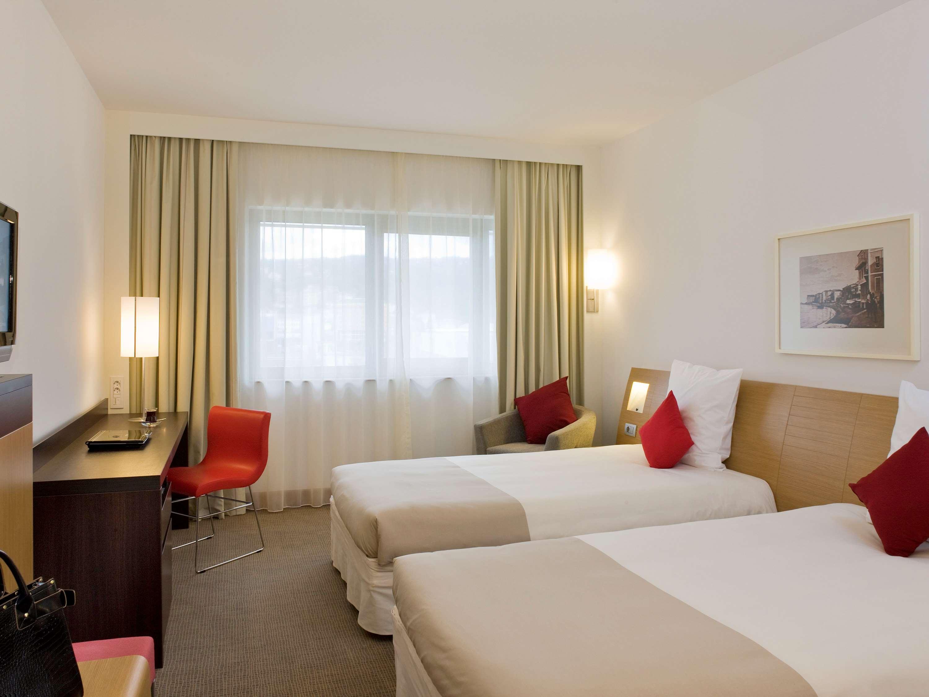 SUPERIOR, TWIN BEDS, ACCESSIBLE