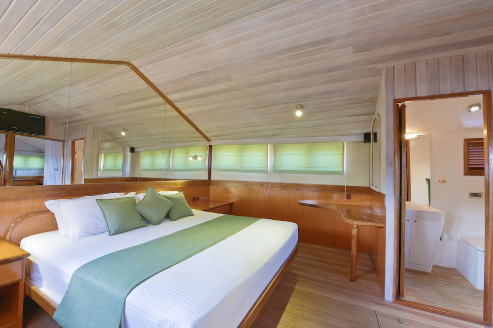 Safari Island Resort 10/58