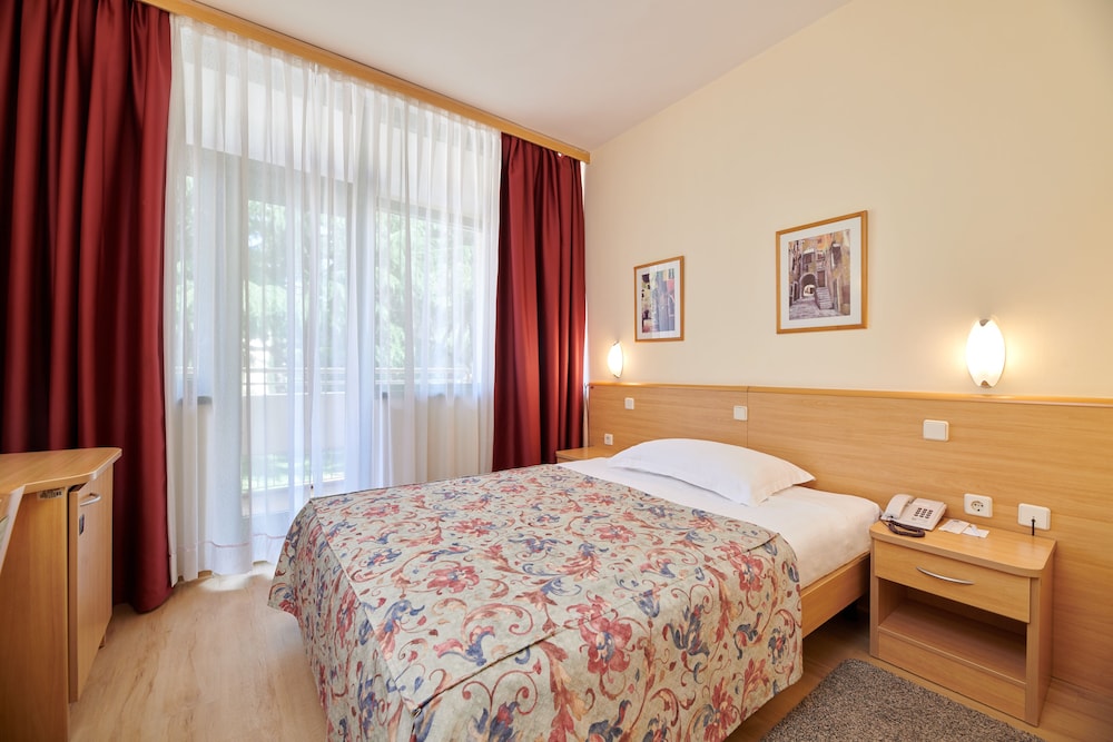 Hotel Aurora Plava Laguna 7/50