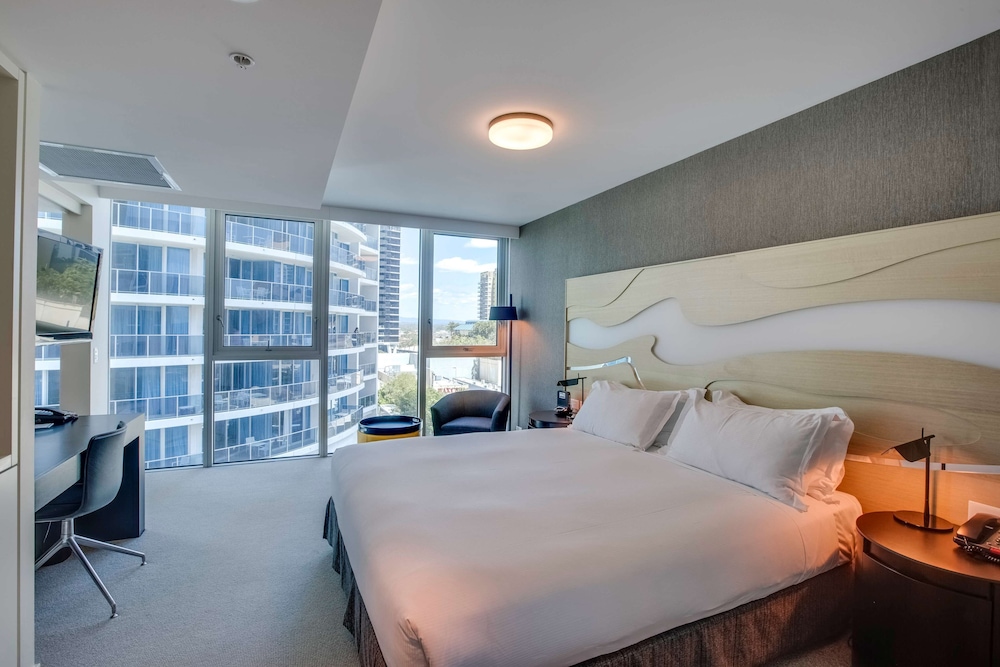 Hilton Surfers Paradise Hotel and Residences 19/60
