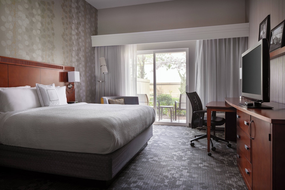 Executive, King Bed