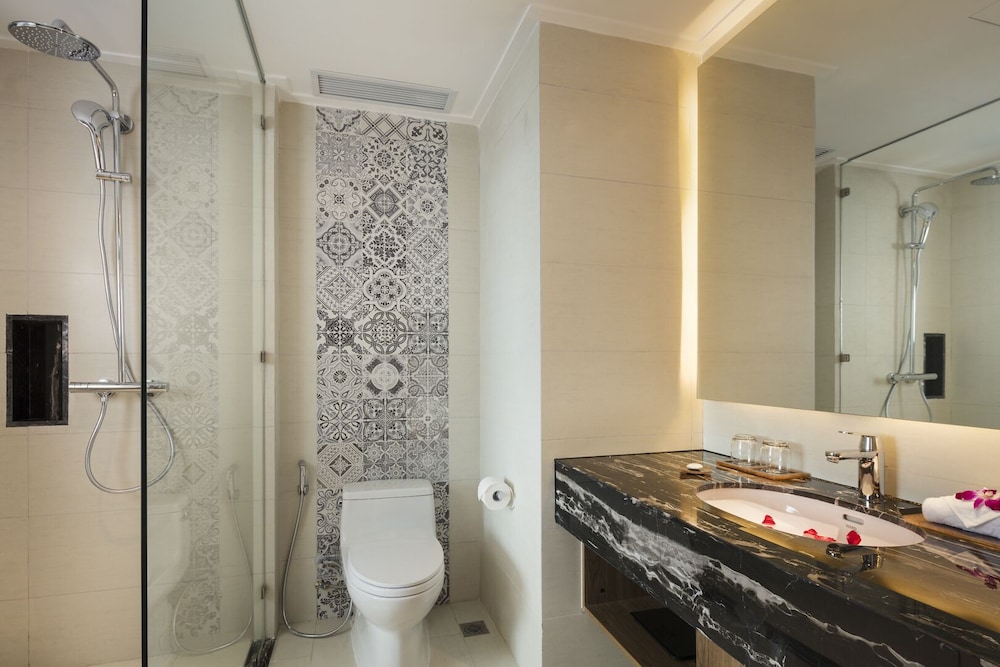 Comodo Nha Trang Hotel 48/50