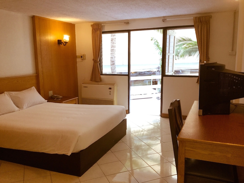 PATTAYA AT NINE 11/60