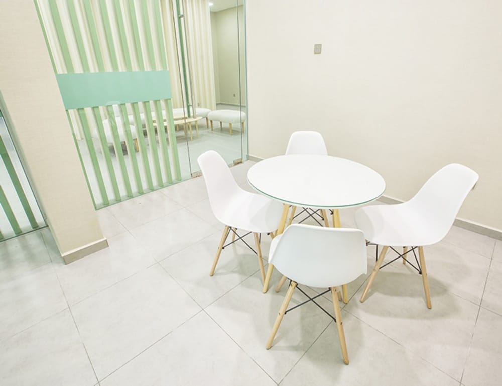 Minimalist Hotel 14/20
