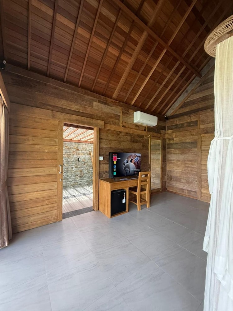 Kubu Sakian Villa 12/60