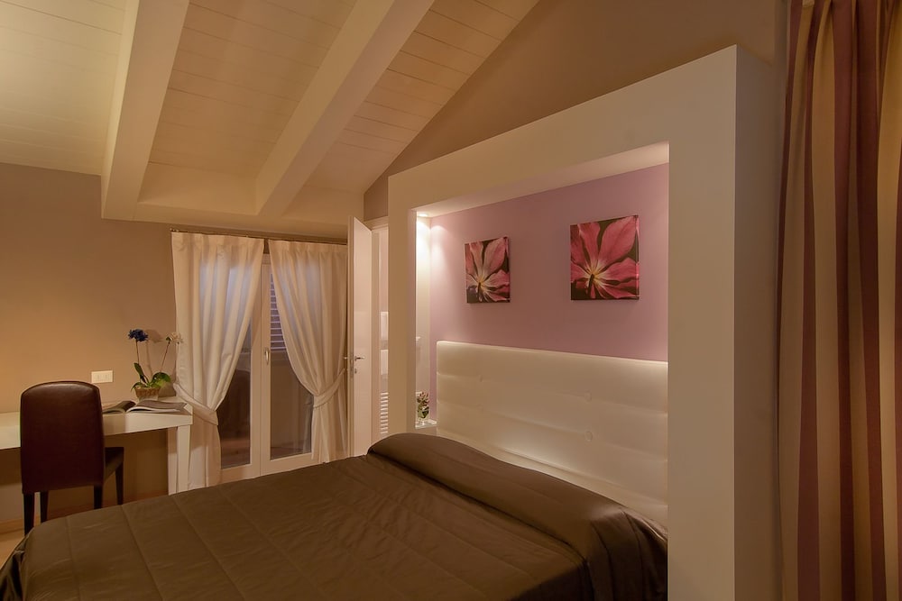 Hotel Arnolfo Aqua Laetitia Spa And Beauty 4/26