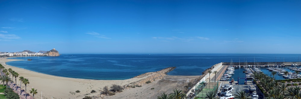 Bea Beach Hostel 27/44