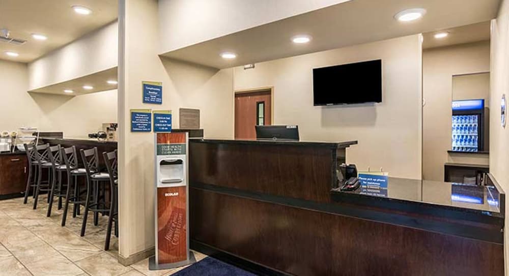 Cobblestone Hotel and Suites - Erie photo5