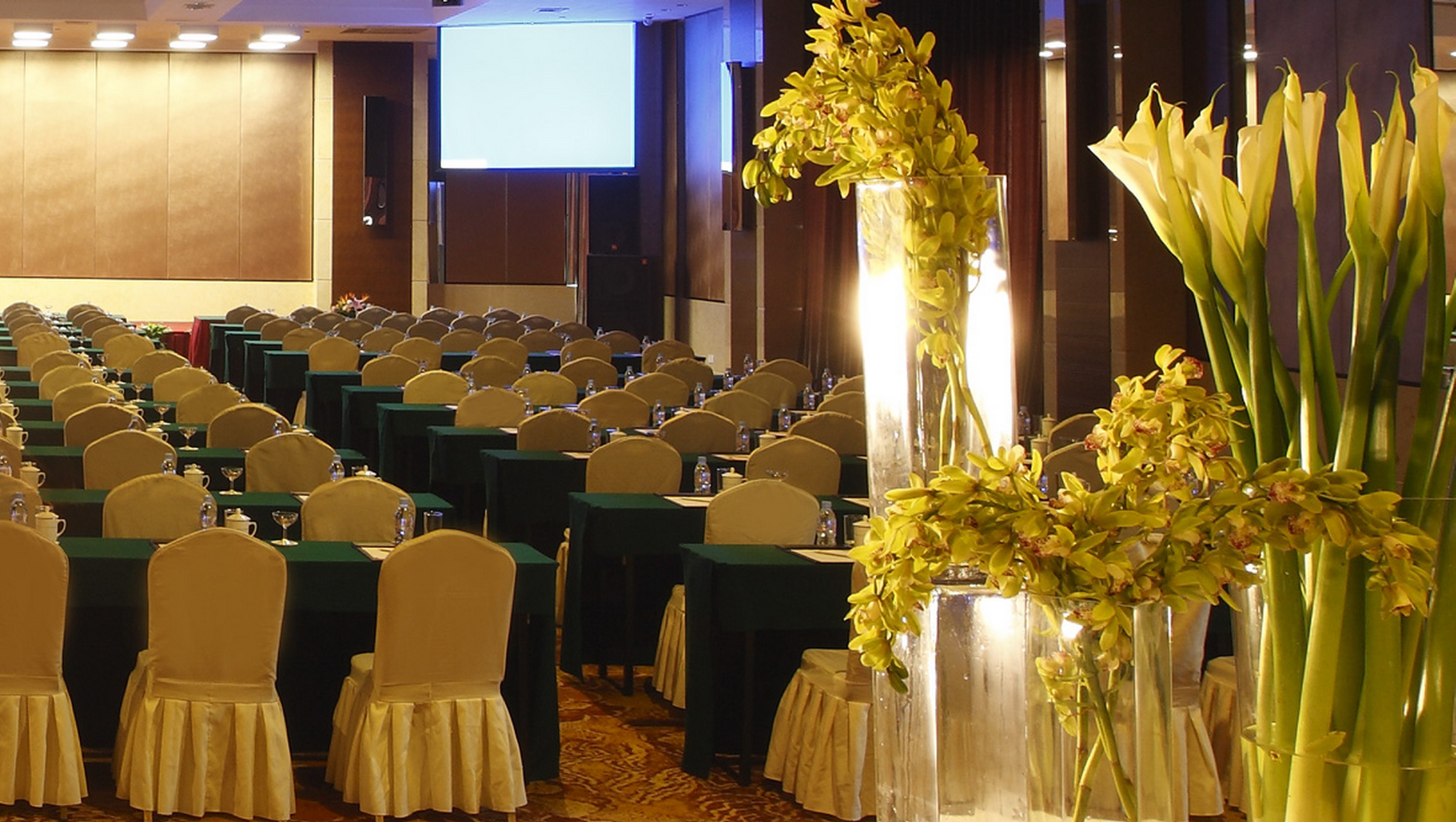 Kingdom Hotel Yiwu 44/55