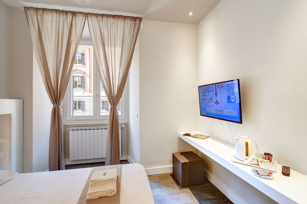 ECCE ROMA SUITES 14/47