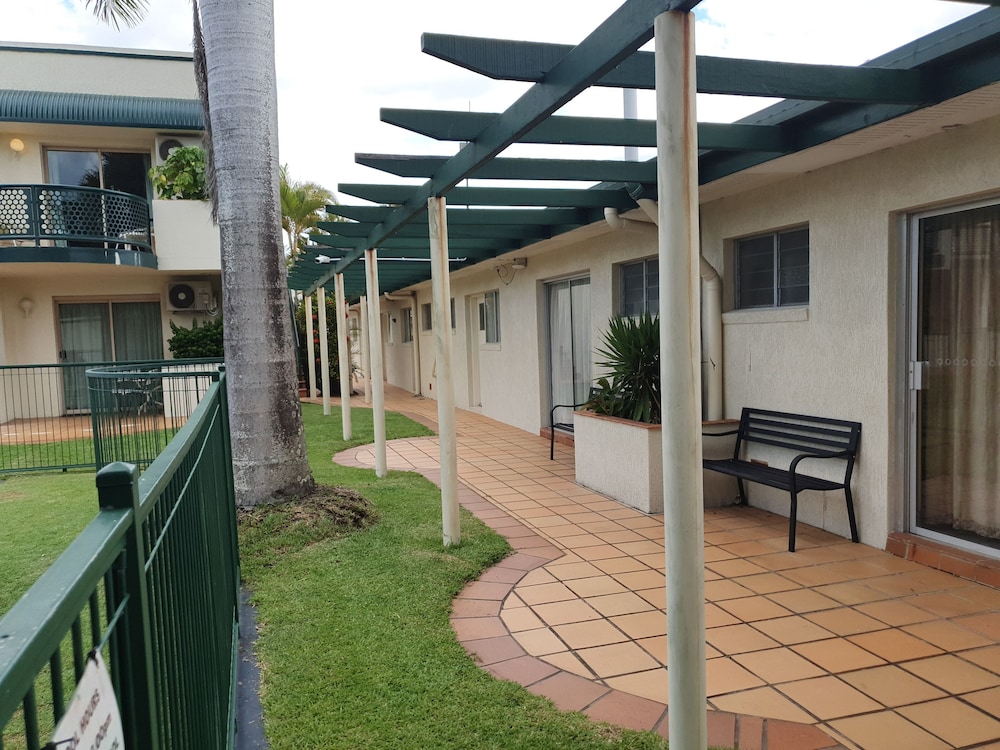 Mcnevin S Maryborough Motel 62/69