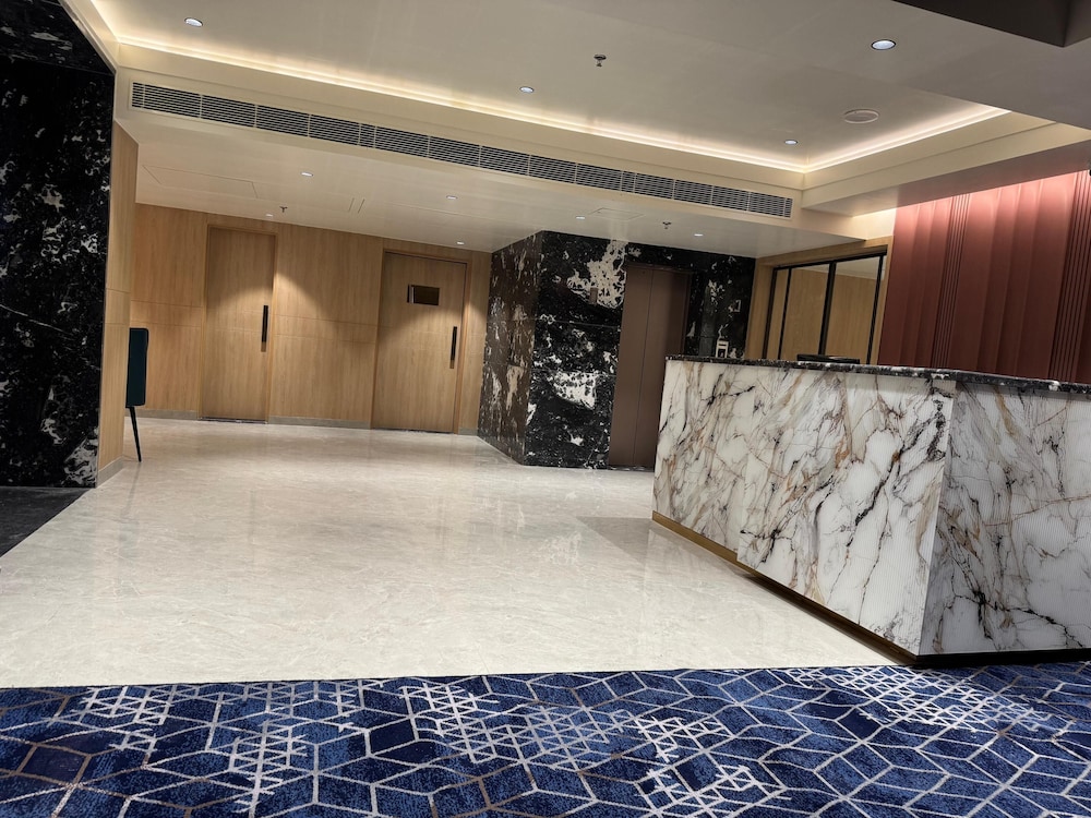 Crystal Inn Hotel 2/50