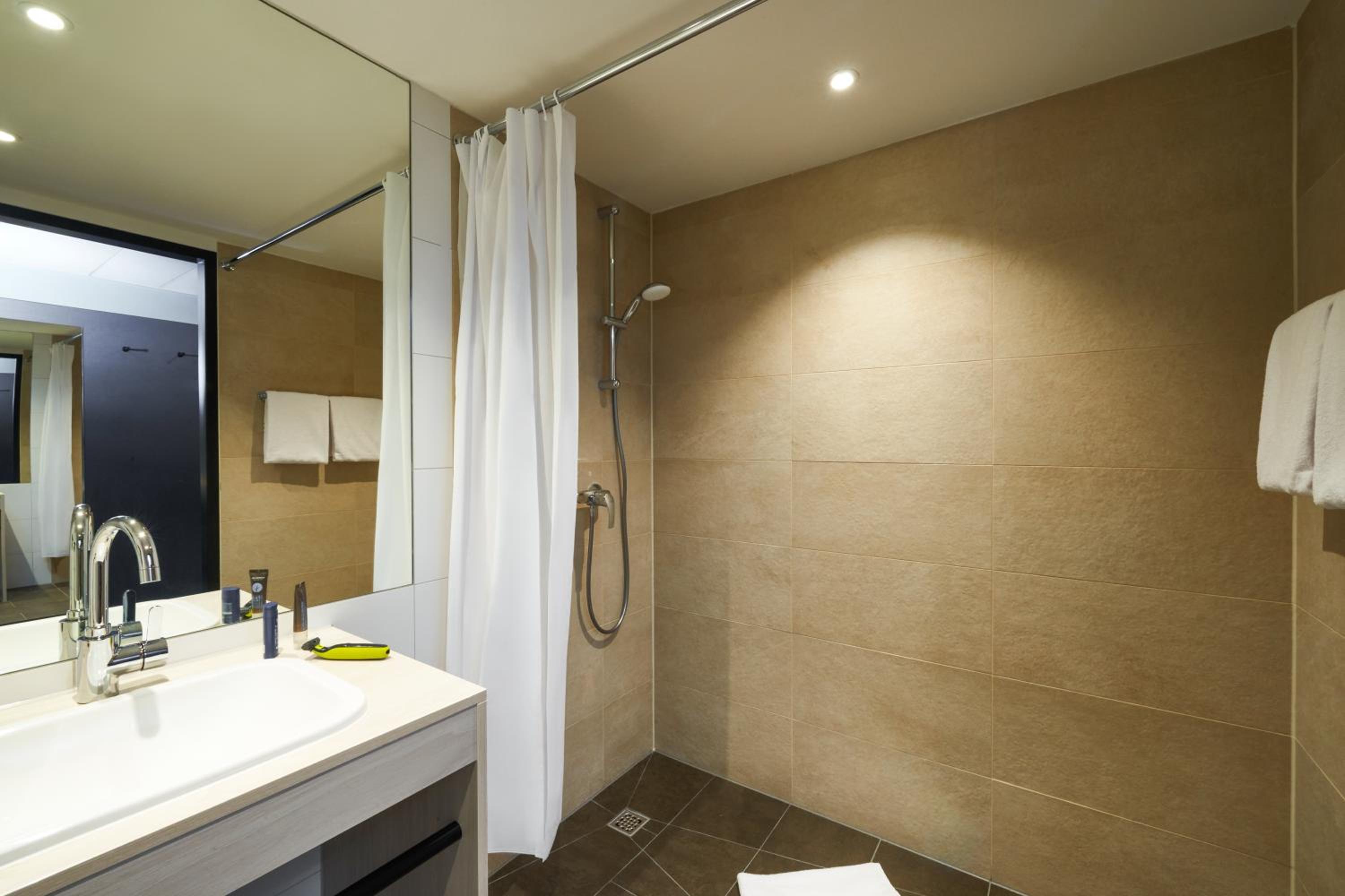 غرفة عائلية بسرير مزدوج وسرير بطابقين، Ibis Styles Singen 4/5