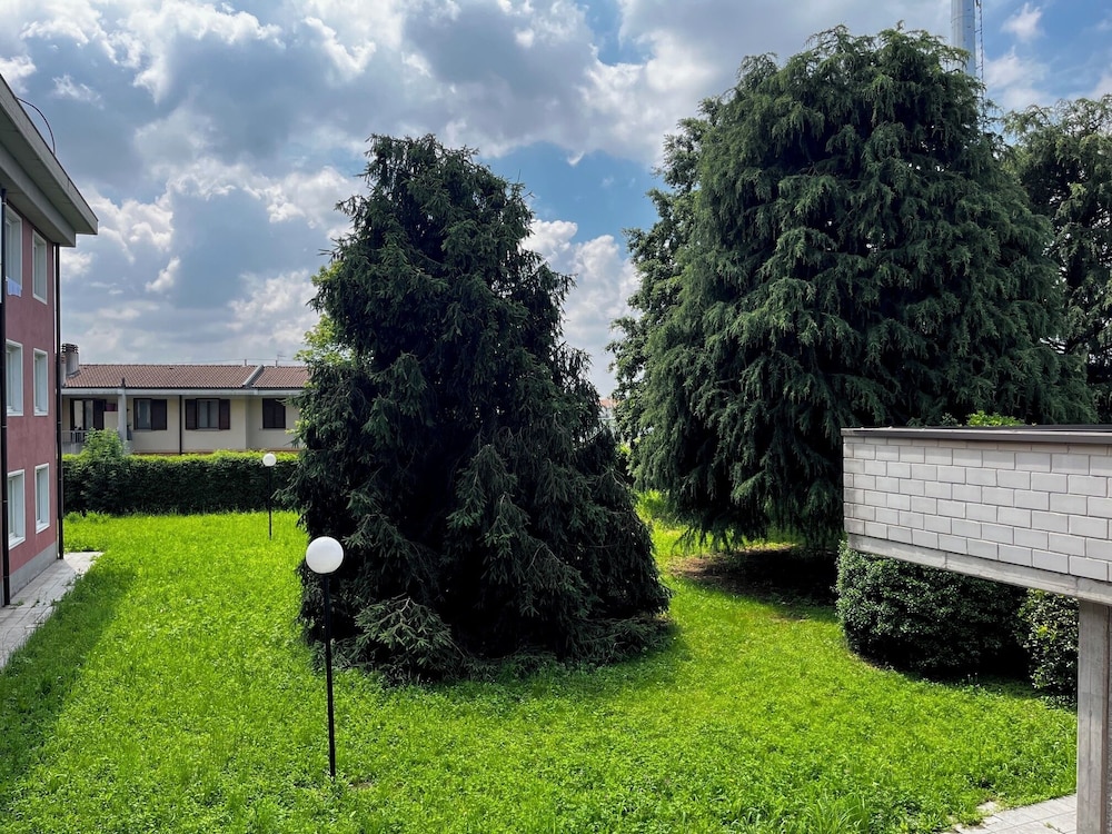 surroundings