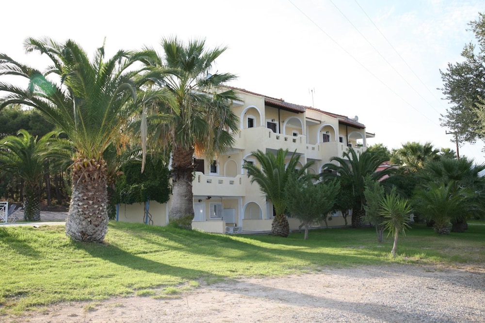 Zeus Hotel Ireon 27/42