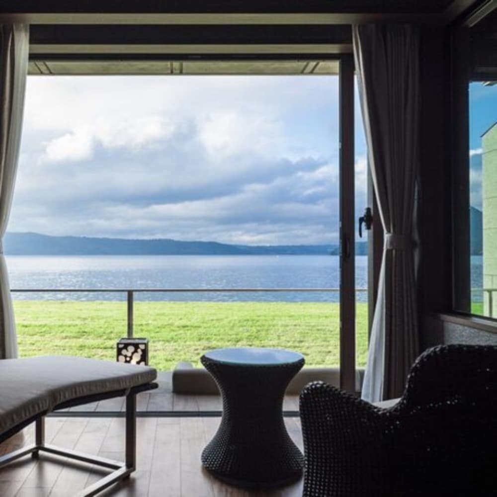 The Lake Suite Ko No Sumika 26/27