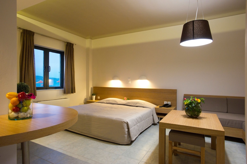 ROOM, DOUBLE BED, SEA VIEW