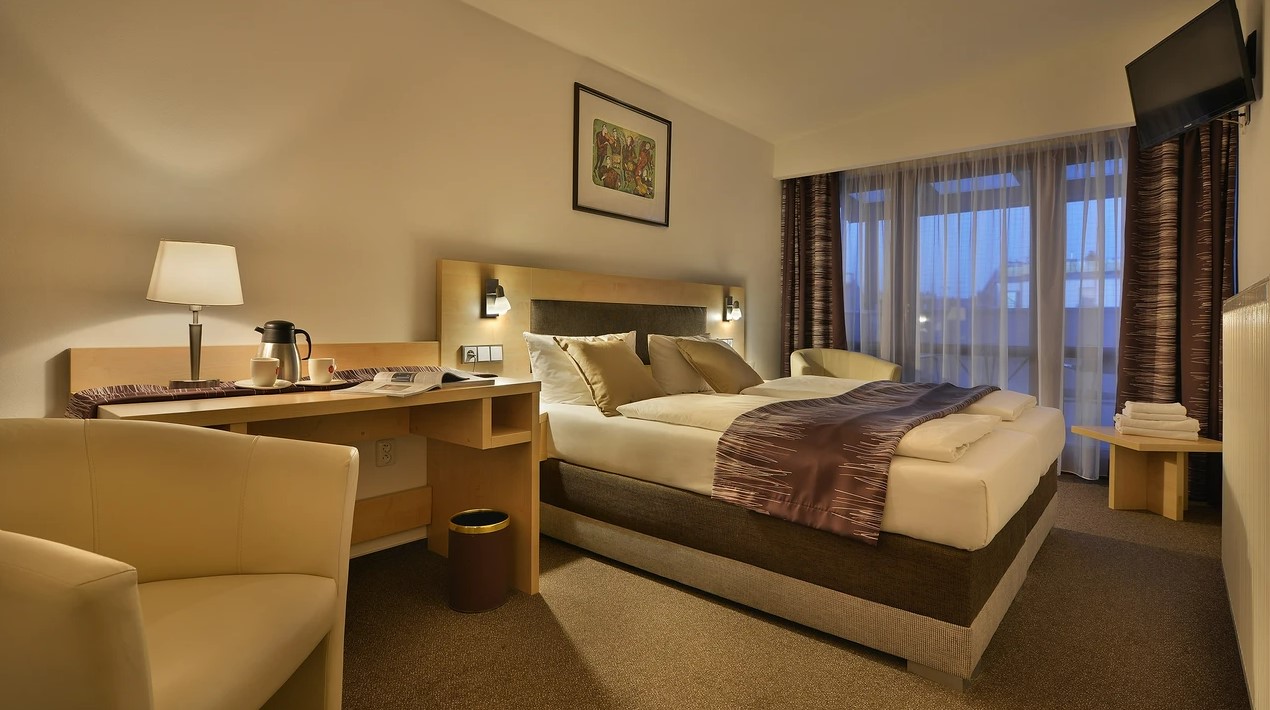 Abe Hotel 6/32