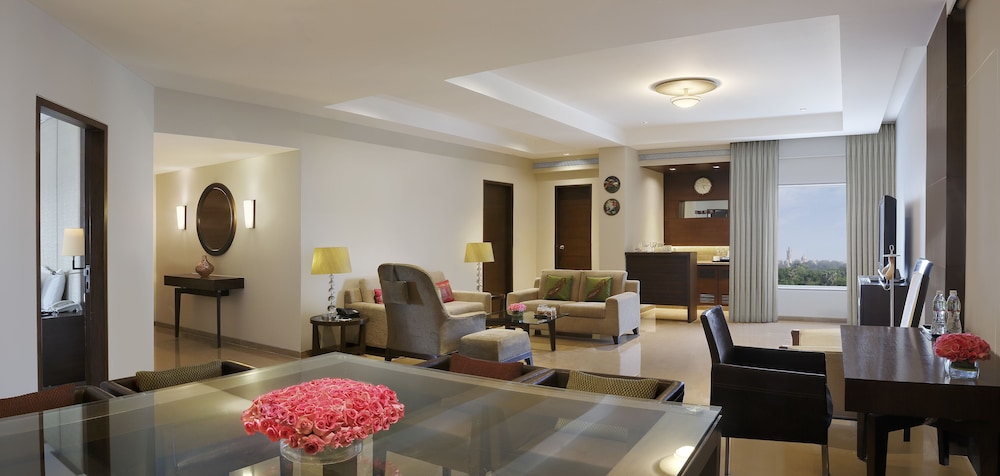 Grand Mercure Vadodara Surya Palace 32/35