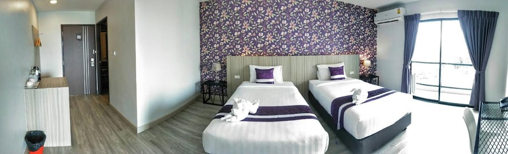 Embryo Hotel 21/76