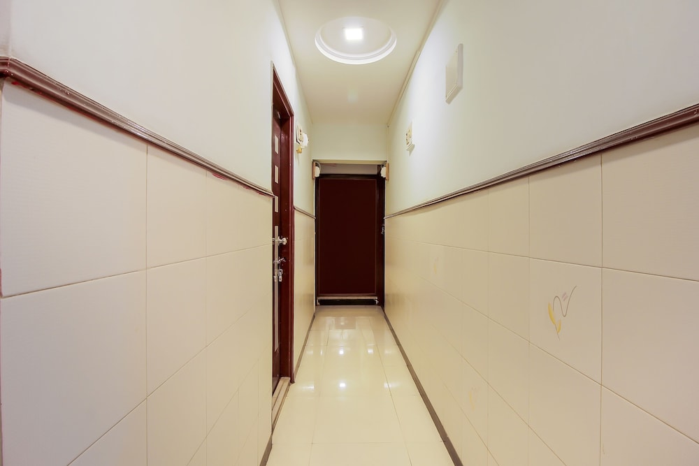 Oyo 12273 Hotel Indraprastha 13/16