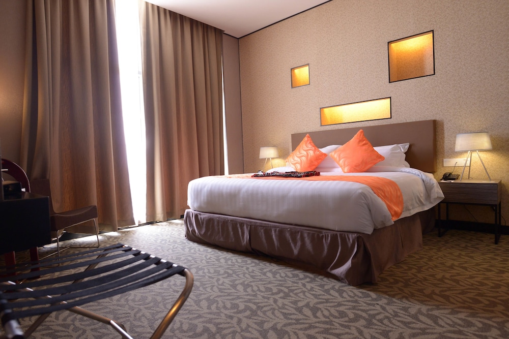 Grand Alora Hotel 9/49