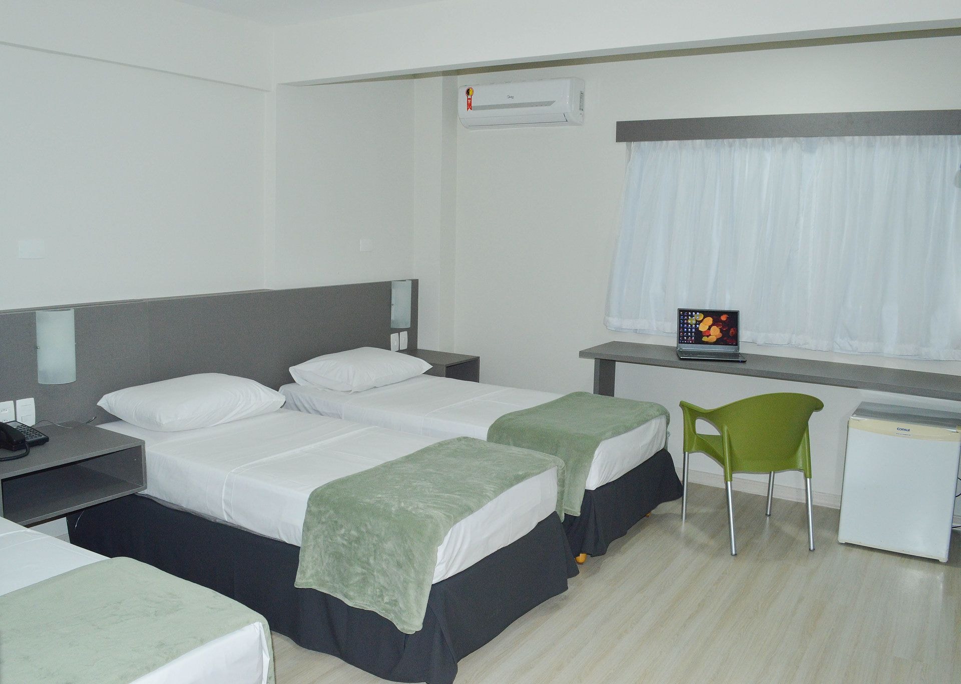 ROOM, TRIPLE