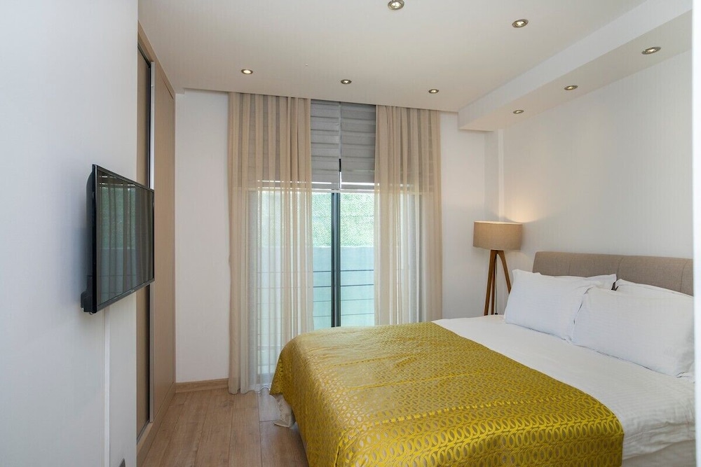Alya Sierra Bodrum 16/60