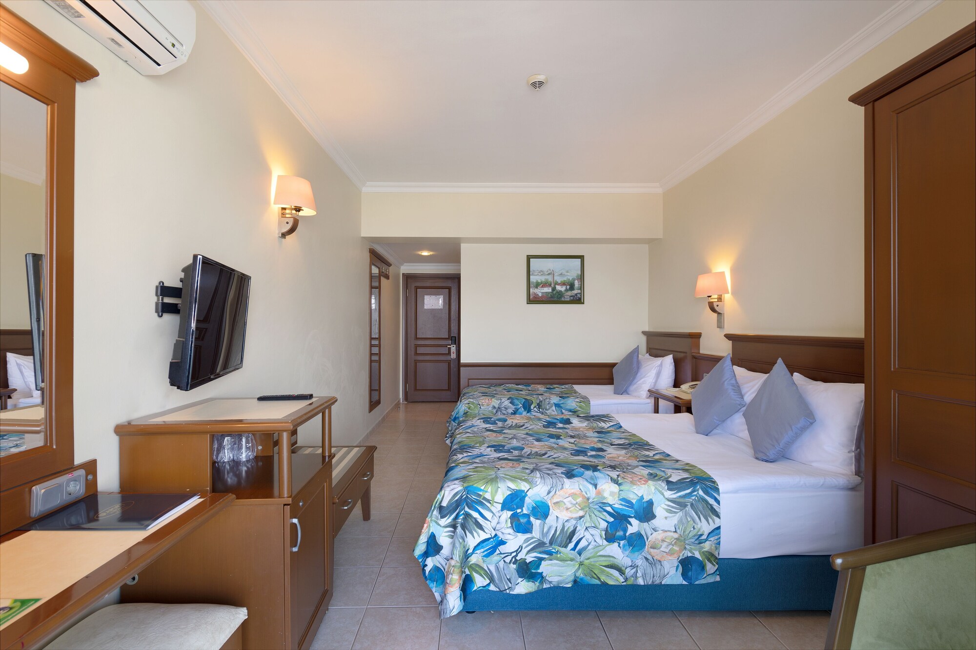 LANDVIEW STANDARD ROOM
