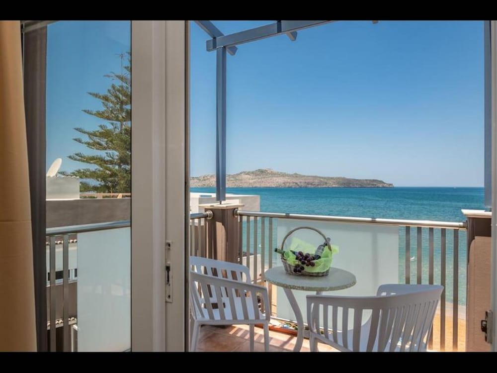 Girogiali Beach Hotel 50/50