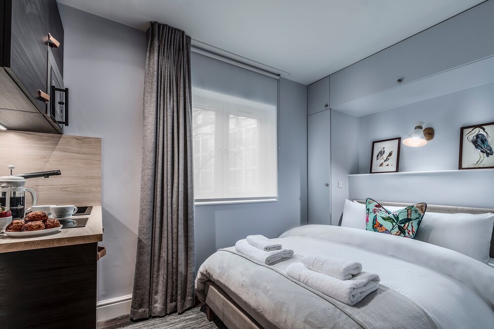 The Knaresborough by Aura Collection 15/50