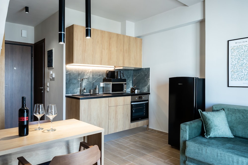 Empress Luxury Residences 30/36