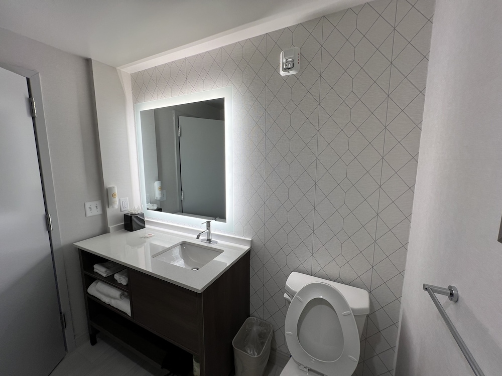 Comfort Suites Gatlinburg Downtown-Convention Center 54/60