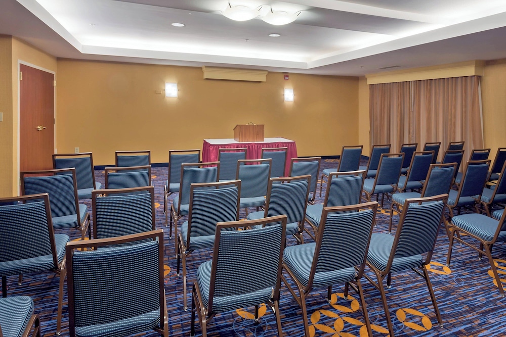Courtyard By Marriott Winston-Salem Hanes Mall 56/66