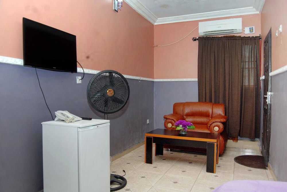 Royal Park Hotel & Suites 10/66