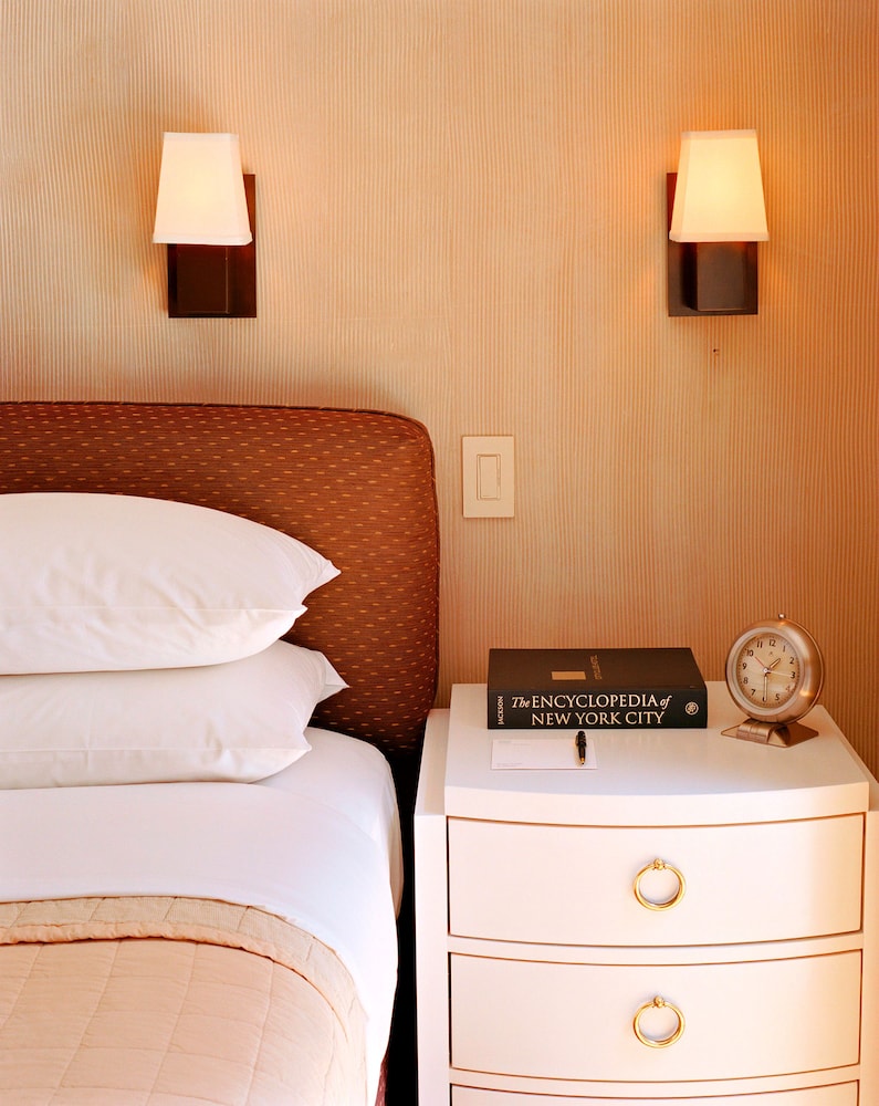 City Club Hotel 10/33