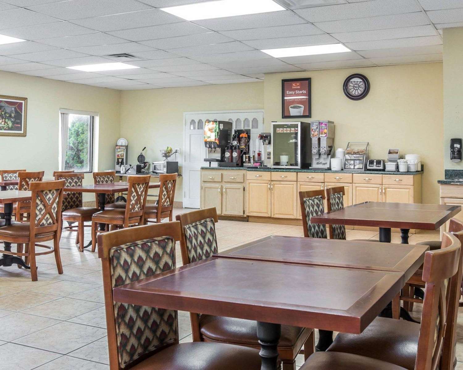 Econo Lodge Dalton West 19/26